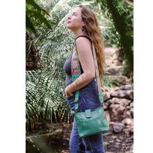 Load image into Gallery viewer, PRE-ORDER Daisy Bucket Bag in Teal