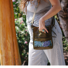 Load image into Gallery viewer, Señorita