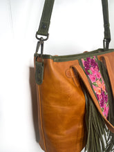 Load image into Gallery viewer, ISABELLA with Fringe Large Everyday Tote 0010