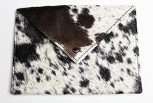 Load image into Gallery viewer, COWHIDE Pouch 0002