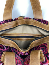 Load image into Gallery viewer, MoonLake Designs handmade Gabriella Large Convertible Day Bag inside view of closed pockets and cream colored cotton liner