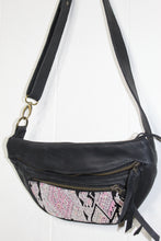 Load image into Gallery viewer, LAUREN SLING BAG AND HIPBELT 0004