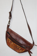 Load image into Gallery viewer, LAUREN SLING BAG AND HIPBELT 0003