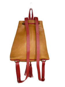 MoonLake Designs Maya bucket backpack back view of full pear tan leather and adjustable rusty red leather backpack straps with hang loop