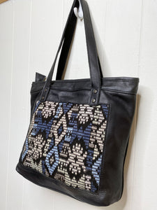 ANJA Over the shoulder tote 0005