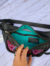 Load image into Gallery viewer, LAUREN SLING BAG AND HIPBELT 0008